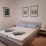 Holiday home Marija Vantacici
